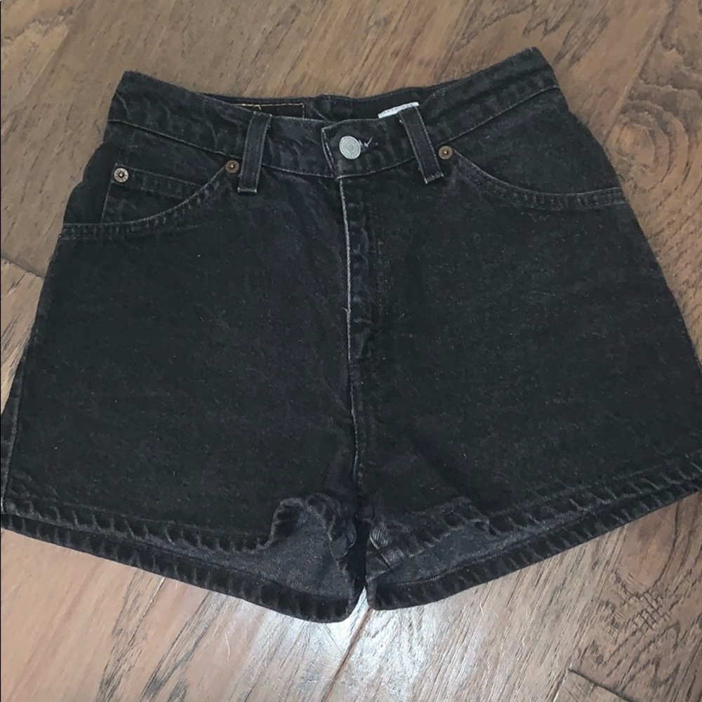 Black Vintage Looking Levi Shorts!!